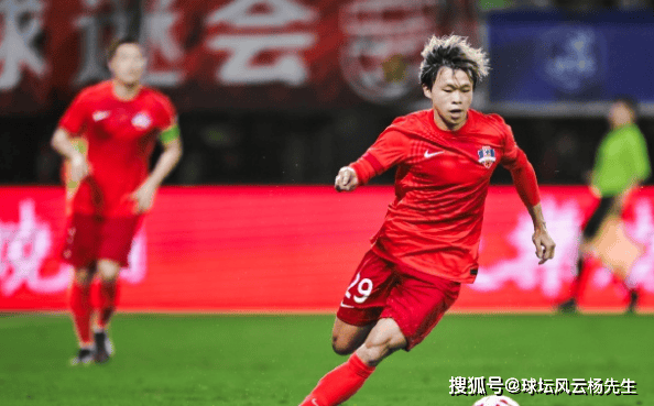 莱万多夫斯基遭遇七连败，SKT教练面临压力！
